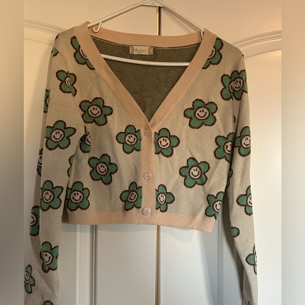 Altar’d State smiling flower cropped cardigan sweater size medium